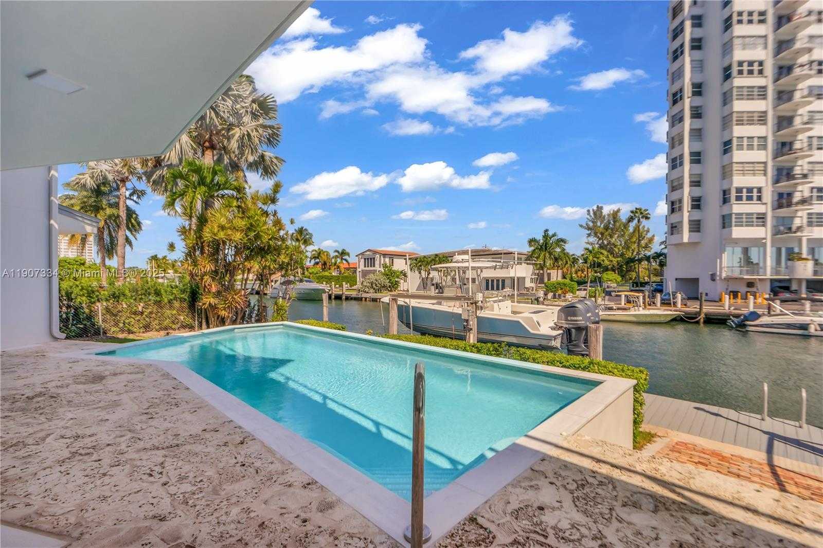 Small Image of 2089 NORTH EAST 121ST RD, North Miami Number 29