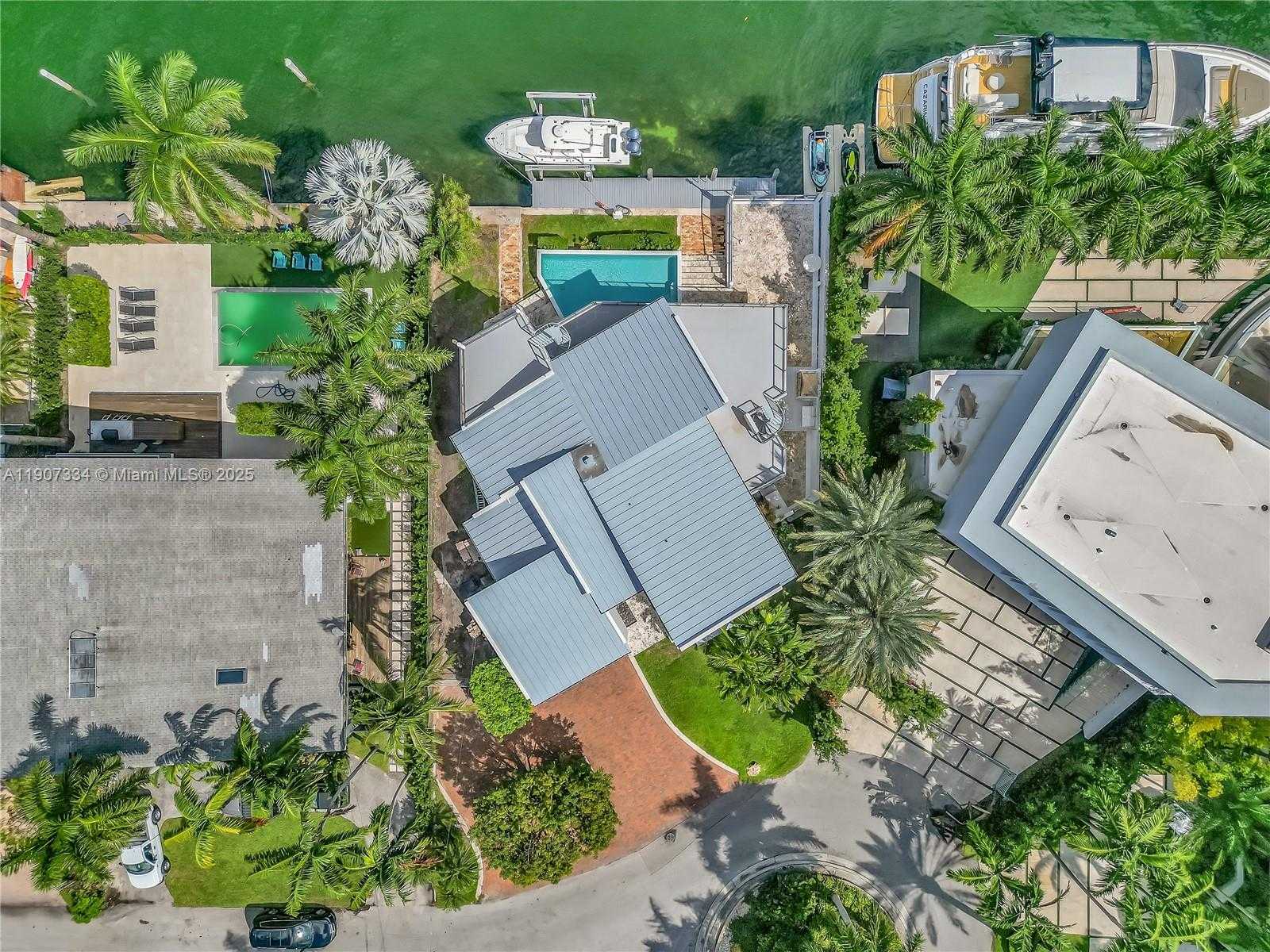 Small Image of 2089 NORTH EAST 121ST RD, North Miami Number 4