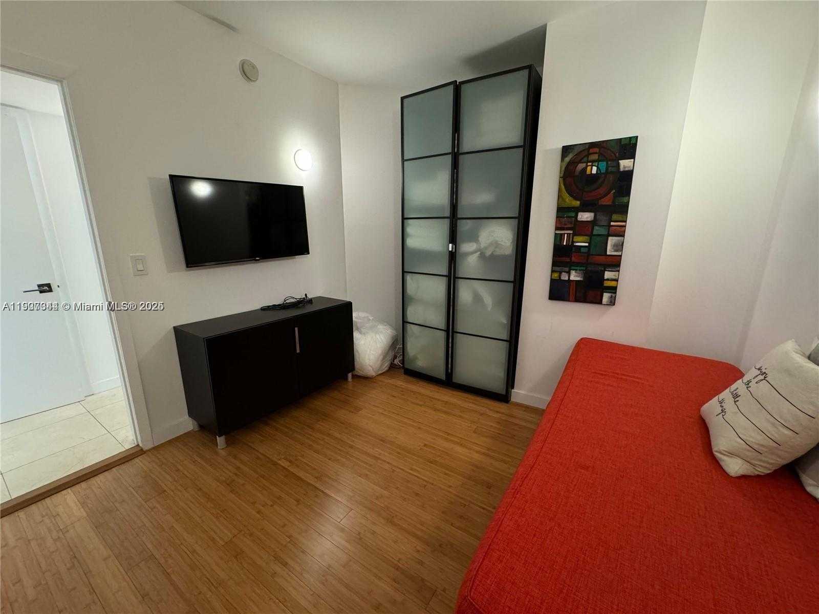 Small Image of 19400 TURNBERRY WAY #631, Aventura Number 12