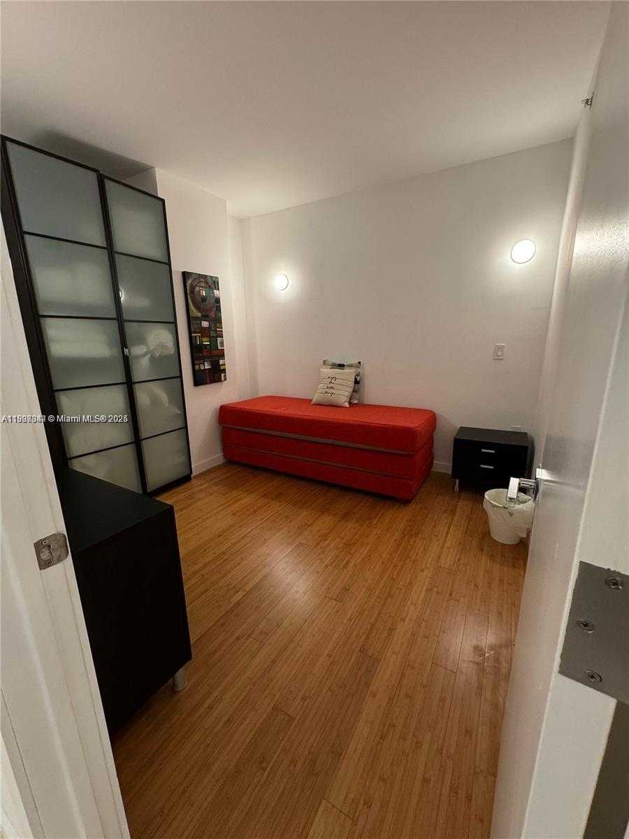 Small Image of 19400 TURNBERRY WAY #631, Aventura Number 13