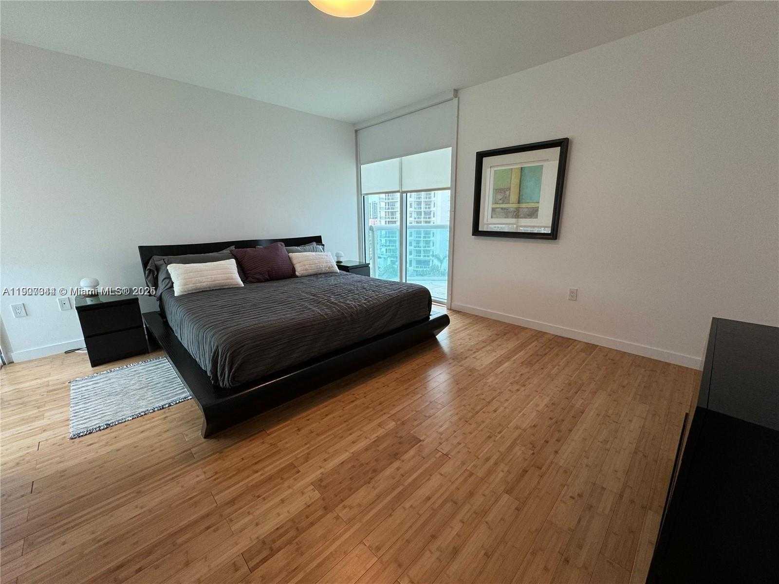 Small Image of 19400 TURNBERRY WAY #631, Aventura Number 15