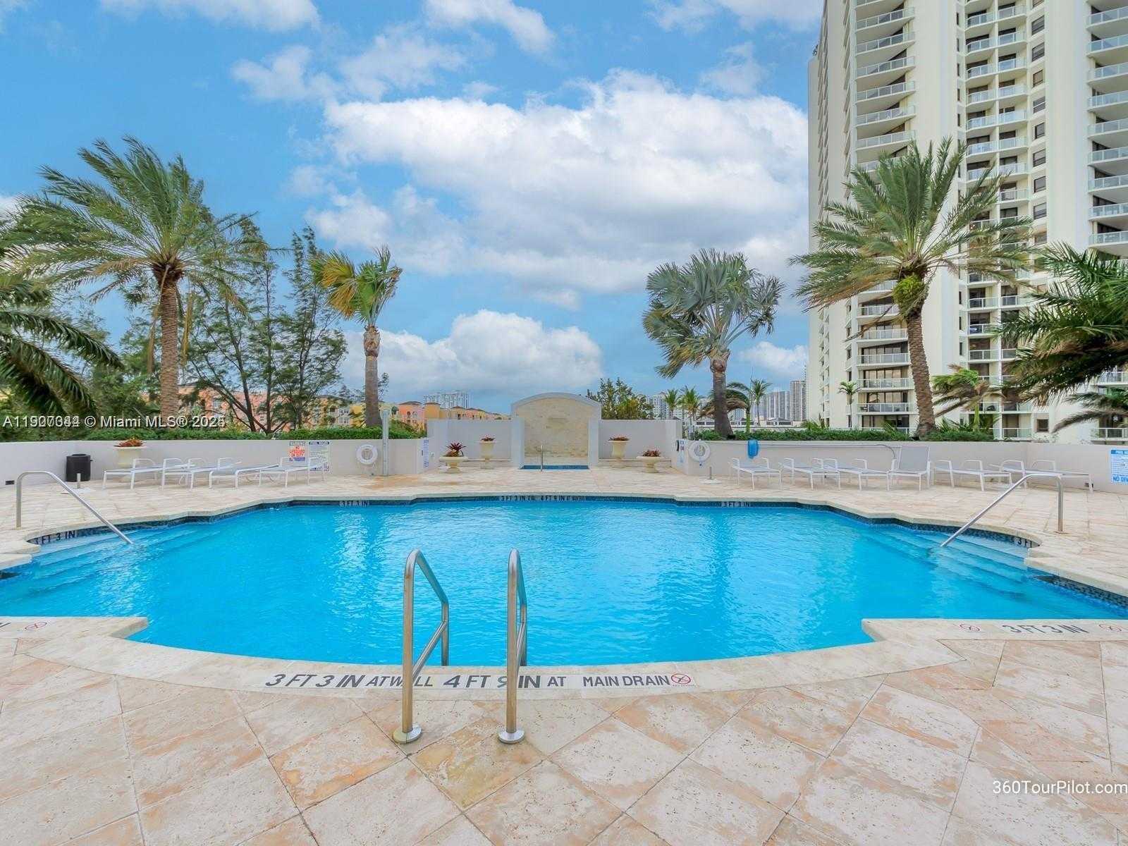 Small Image of 19400 TURNBERRY WAY #631, Aventura Number 22