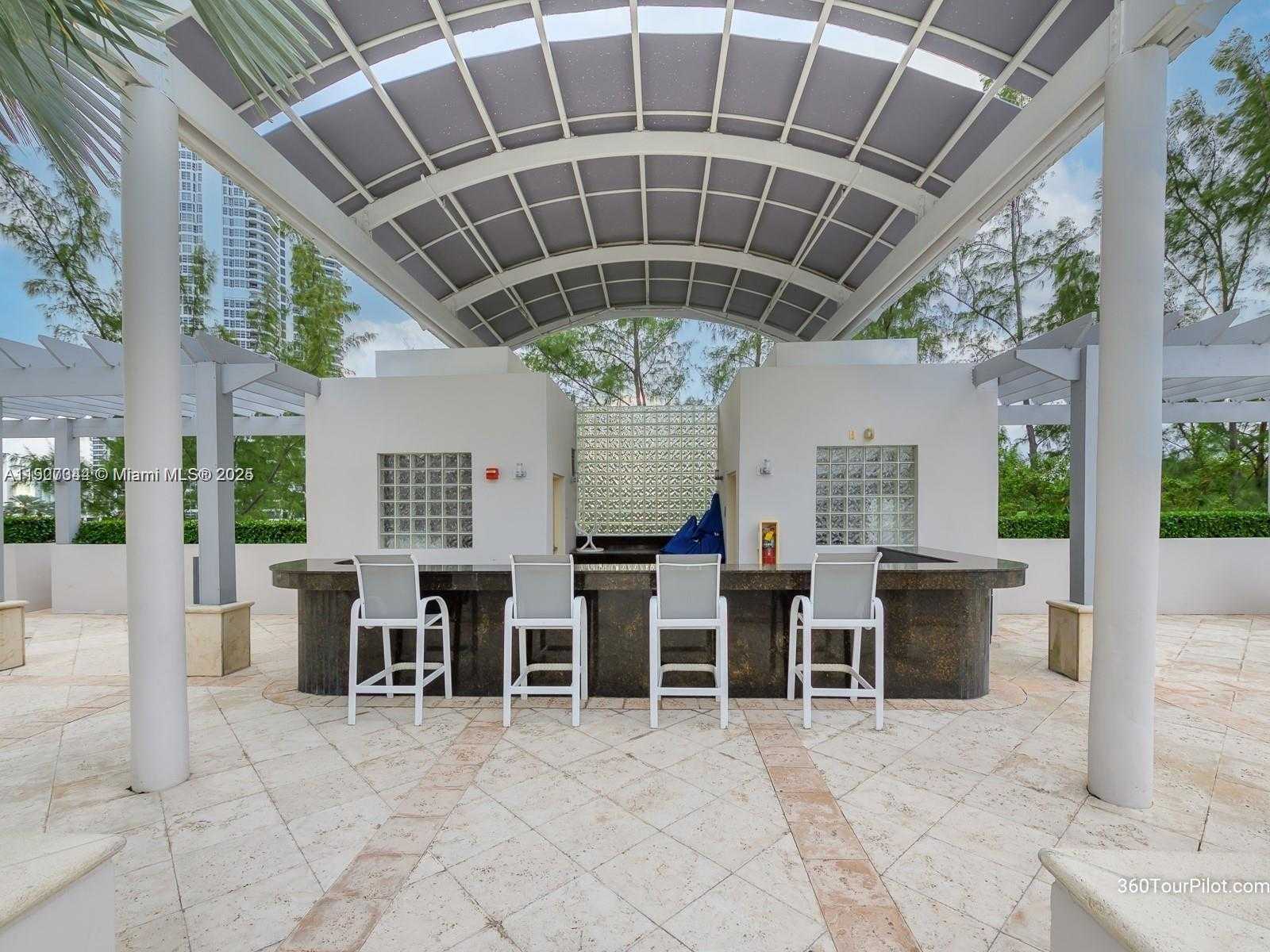 Small Image of 19400 TURNBERRY WAY #631, Aventura Number 24