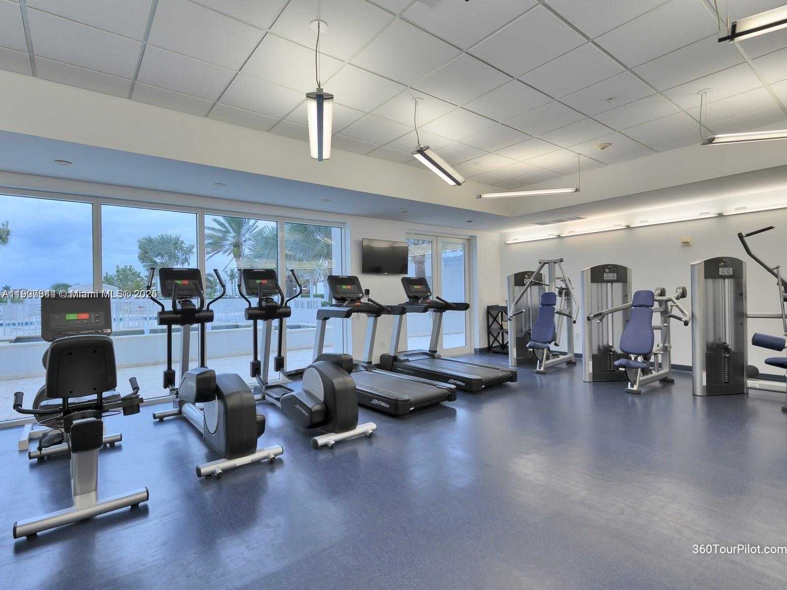 Small Image of 19400 TURNBERRY WAY #631, Aventura Number 25