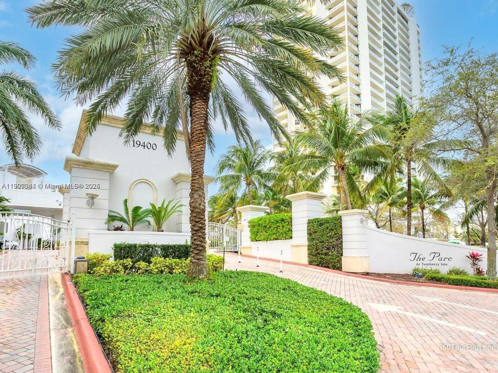 Small Image of 19400 TURNBERRY WAY #631, Aventura Number 26