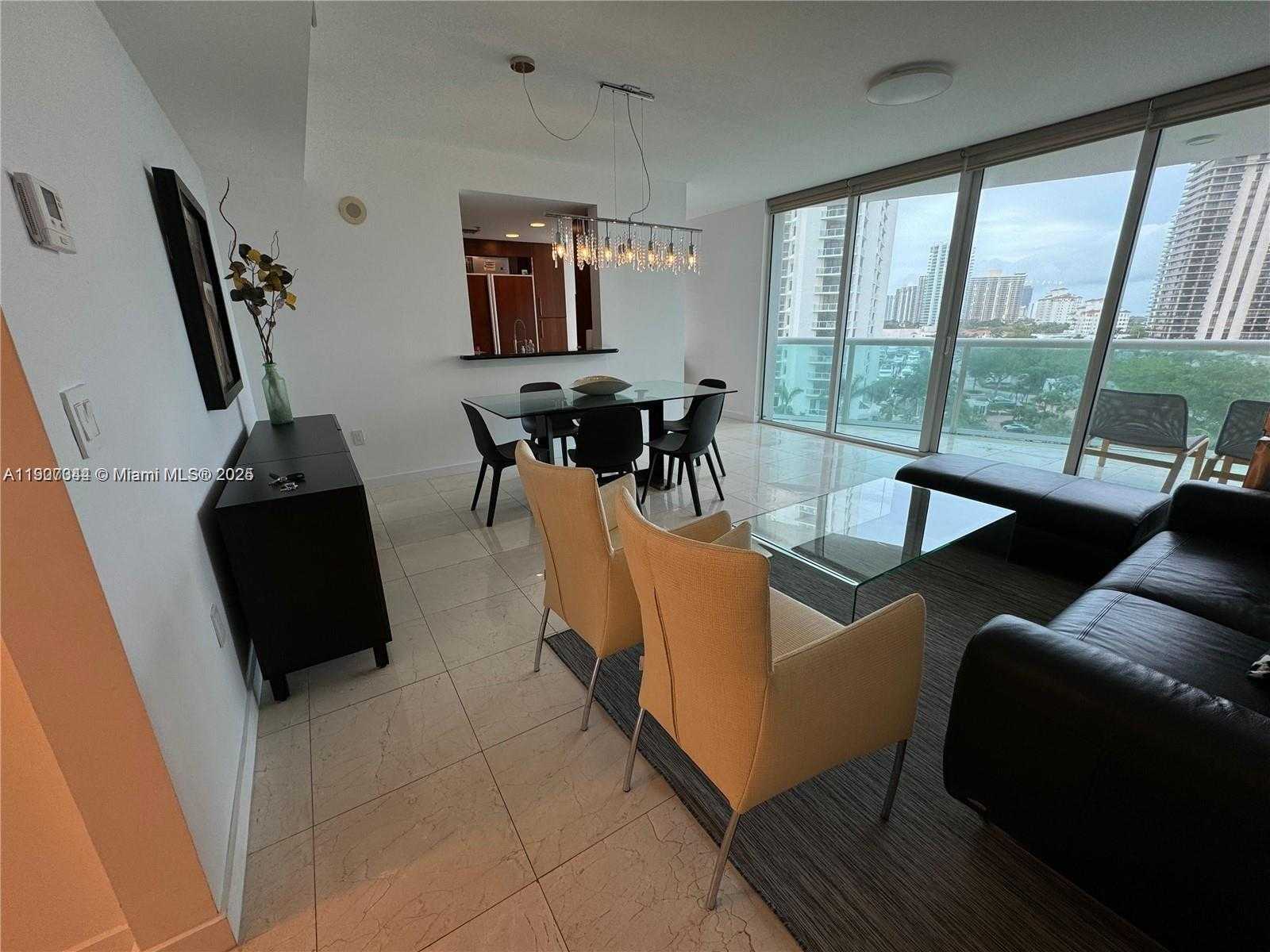 Small Image of 19400 TURNBERRY WAY #631, Aventura Number 3