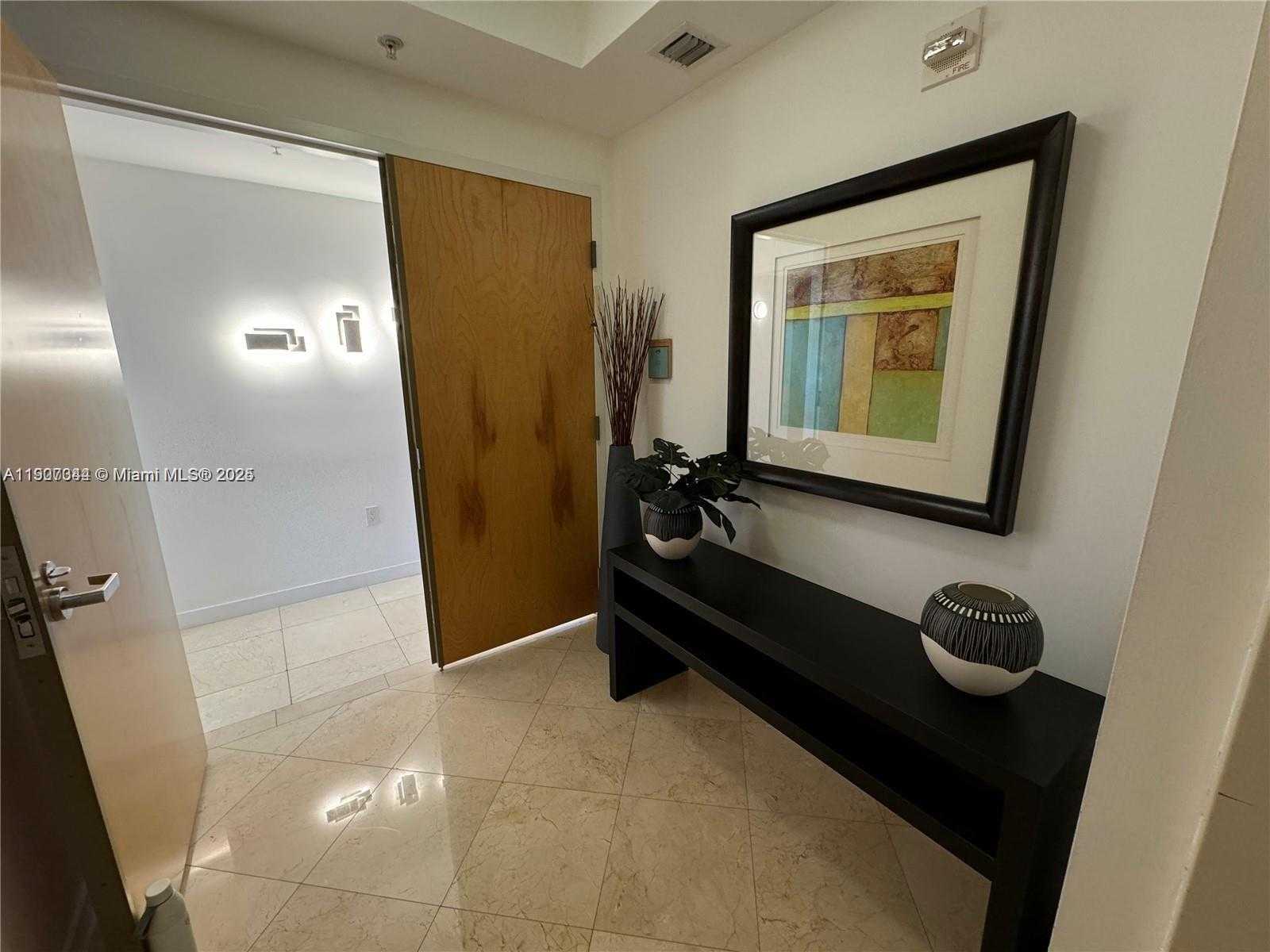 Small Image of 19400 TURNBERRY WAY #631, Aventura Number 9
