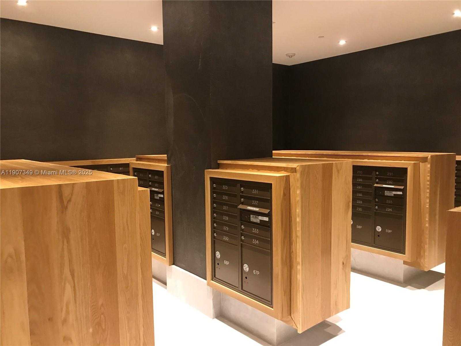 Small Image of 1010 BRICKELL AVE #3302, Miami Number 12