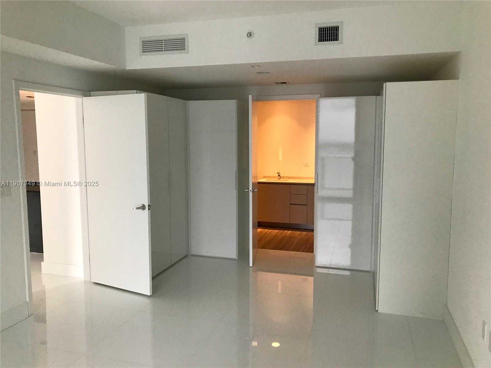 Small Image of 1010 BRICKELL AVE #3302, Miami Number 23