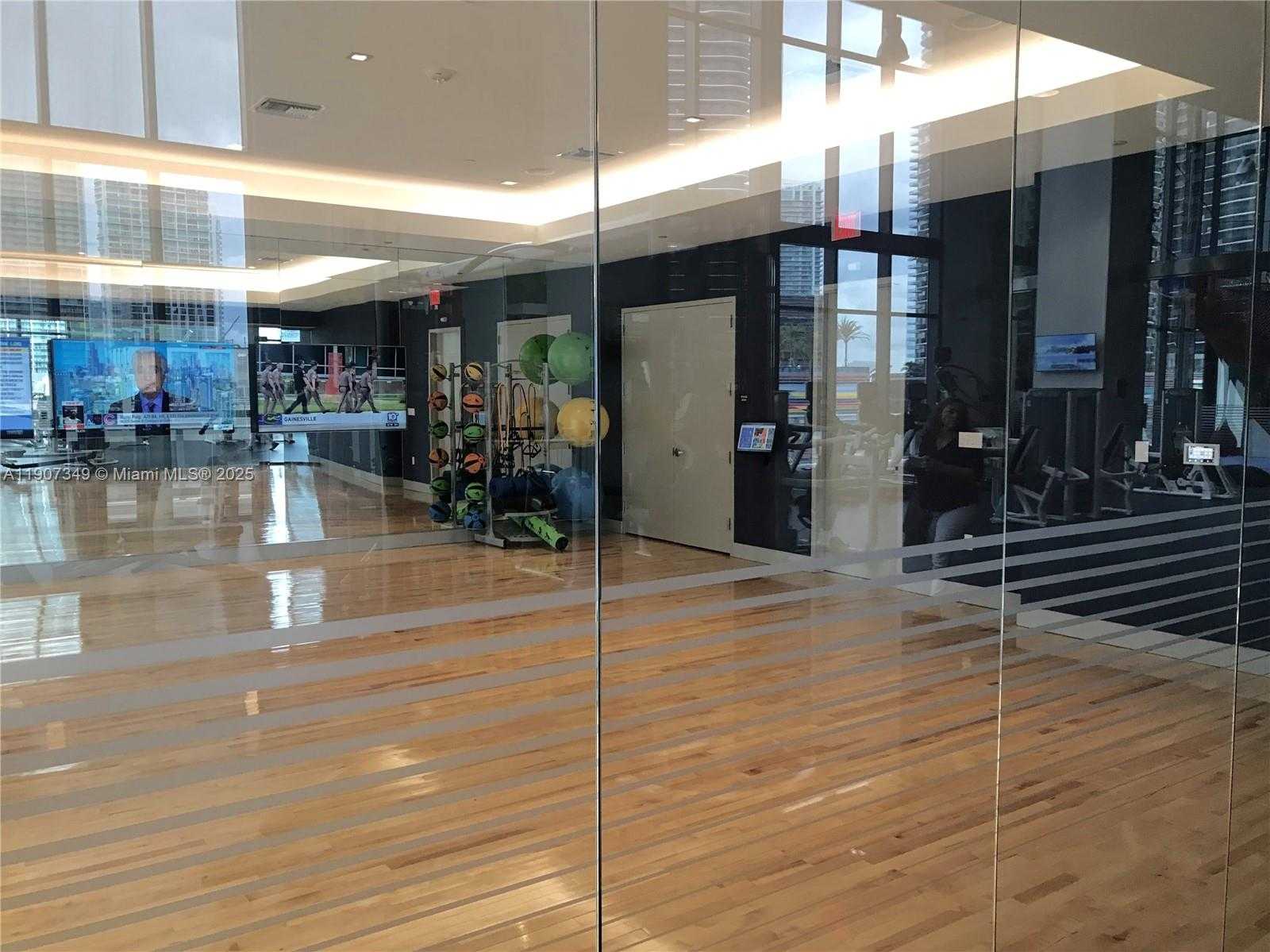 Small Image of 1010 BRICKELL AVE #3302, Miami Number 26