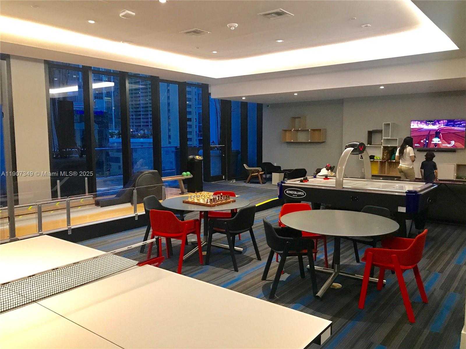 Small Image of 1010 BRICKELL AVE #3302, Miami Number 8