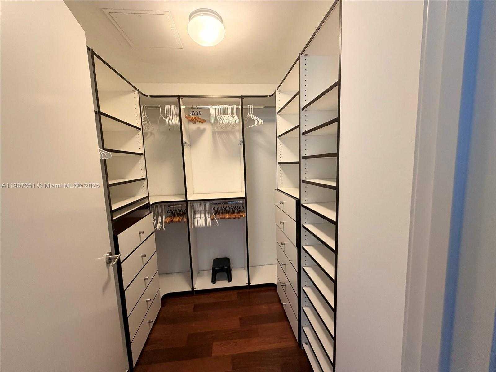 Small Image of 1060 BRICKELL AVE #613, Miami Number 9