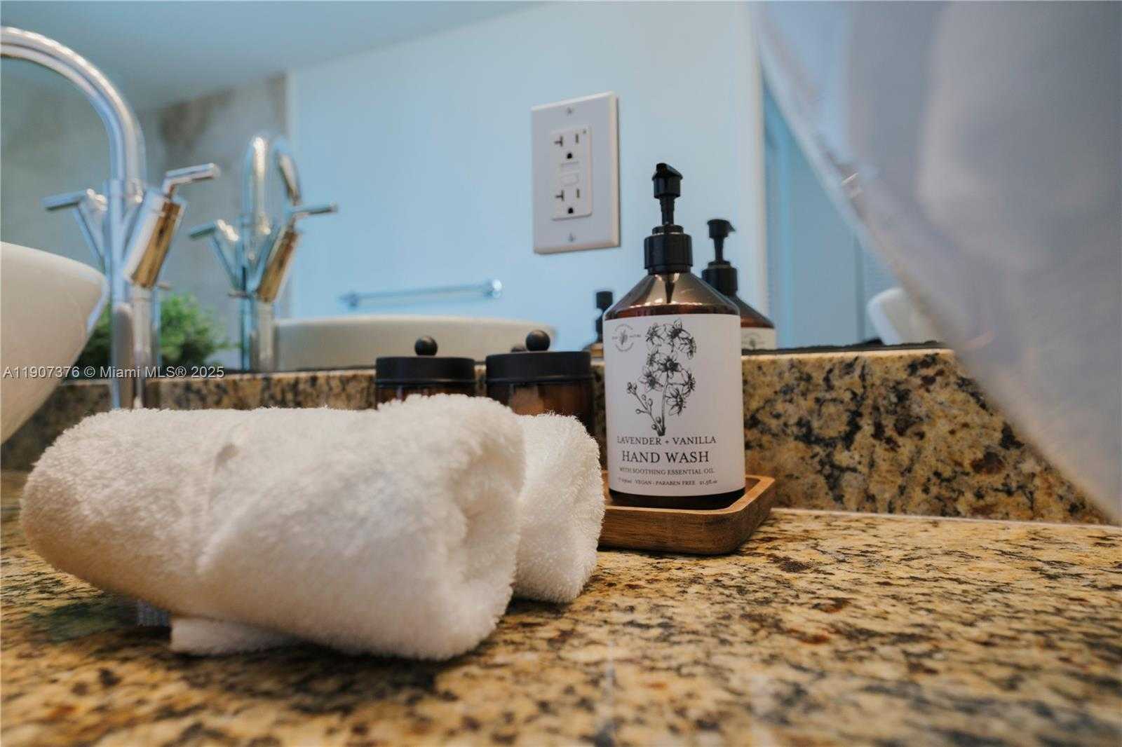 Small Image of 41 SOUTH EAST 5TH ST #1217, Miami Number 13