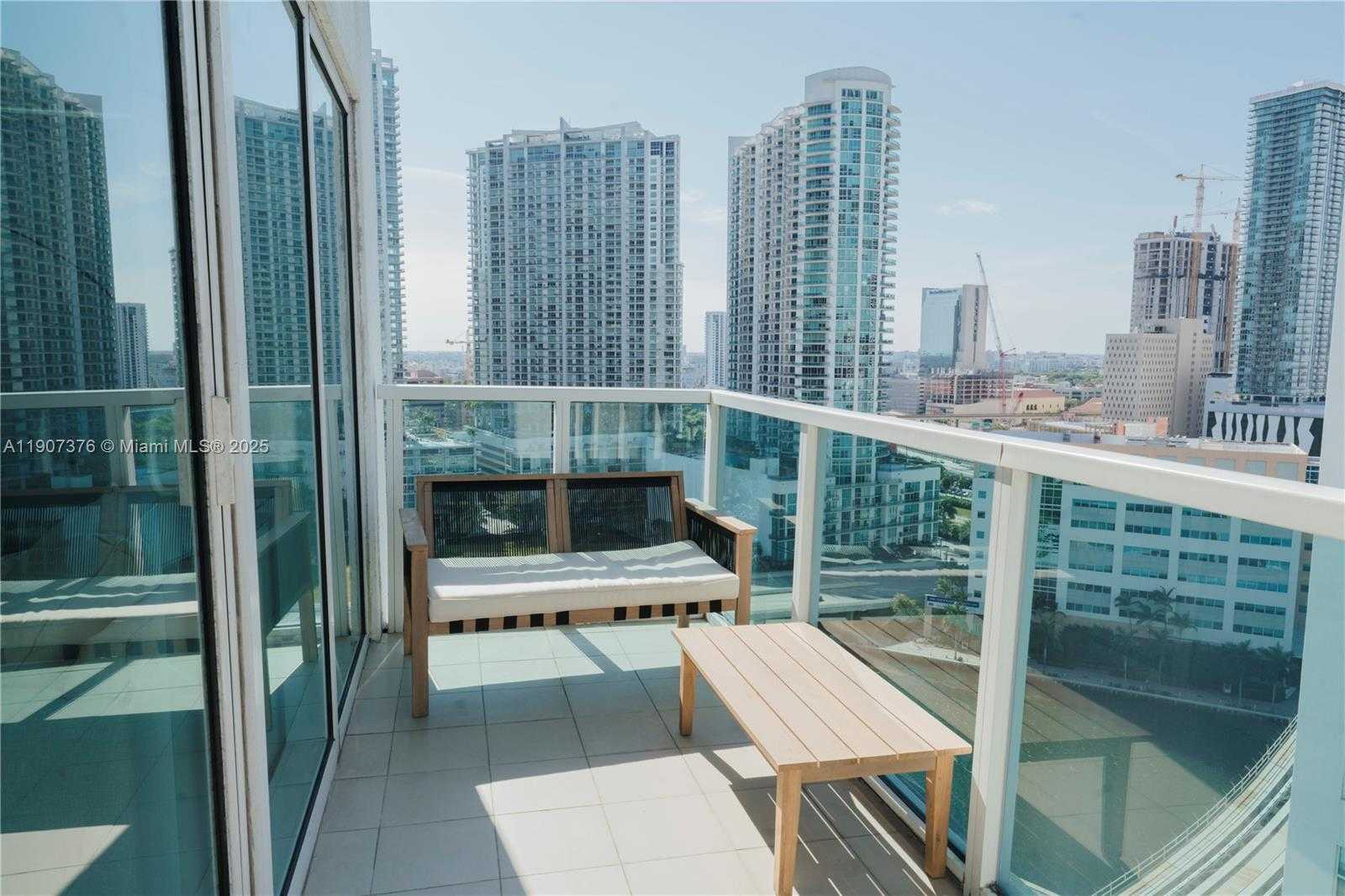 Small Image of 41 SOUTH EAST 5TH ST #1217, Miami Number 4