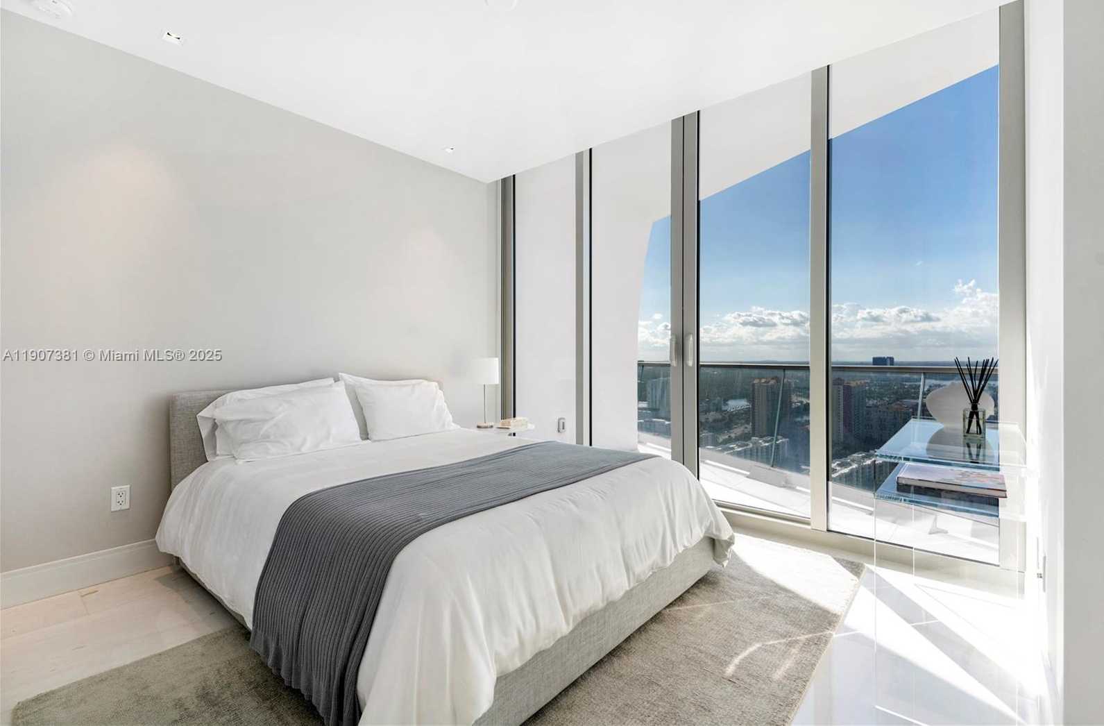 Small Image of 16901 COLLINS AVE #3005, Sunny Isles Beach Number 14