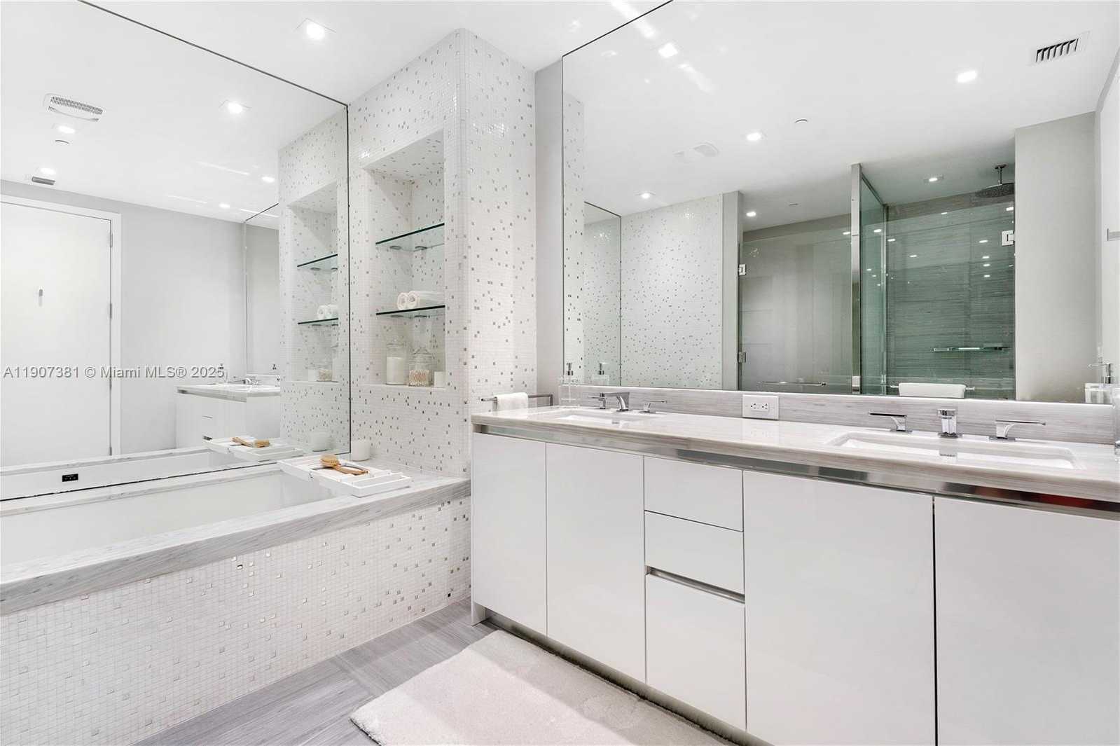 Small Image of 16901 COLLINS AVE #3005, Sunny Isles Beach Number 26