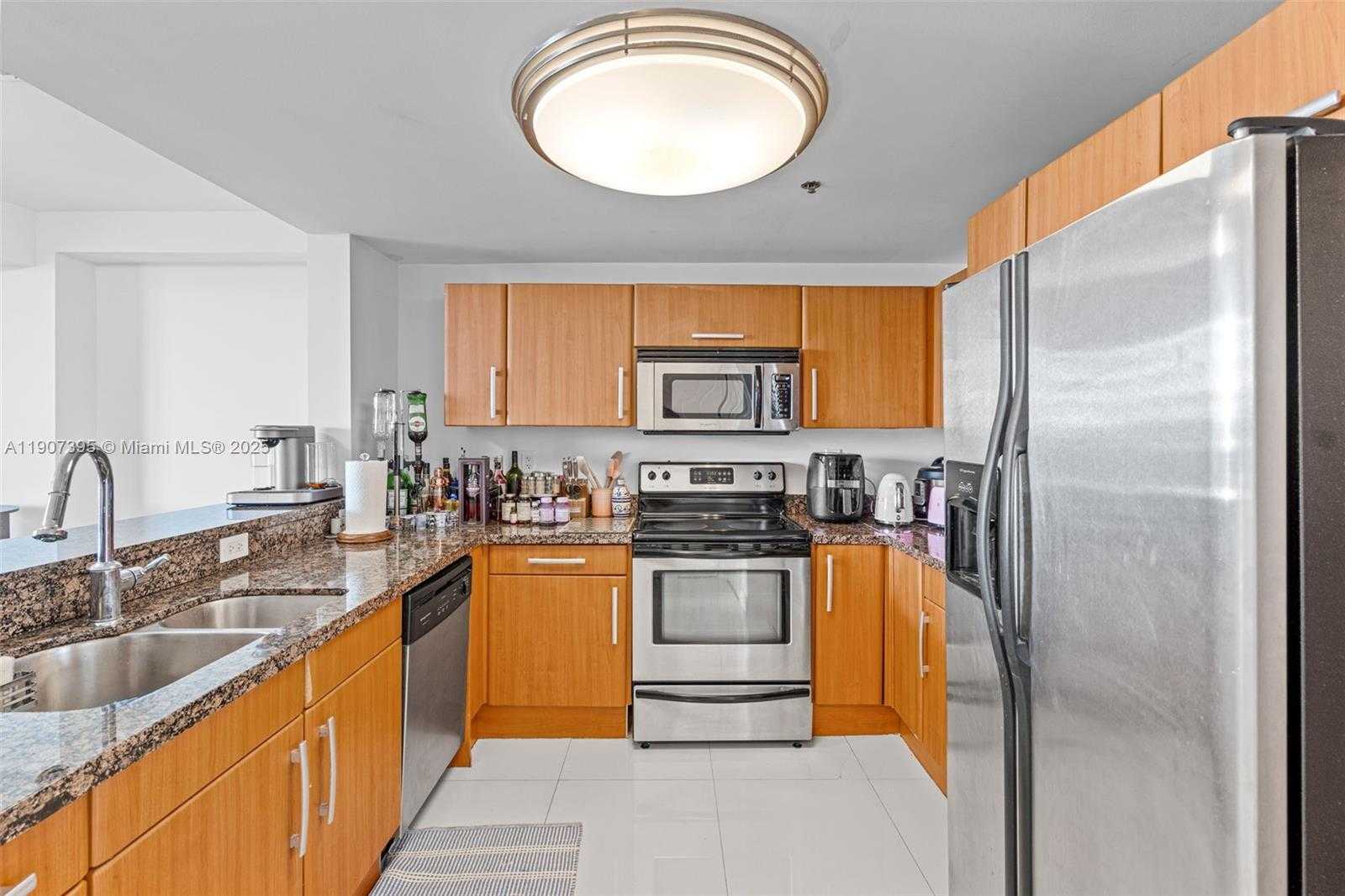 Small Image of 6362 COLLINS AVE #405, Miami Beach Number 13