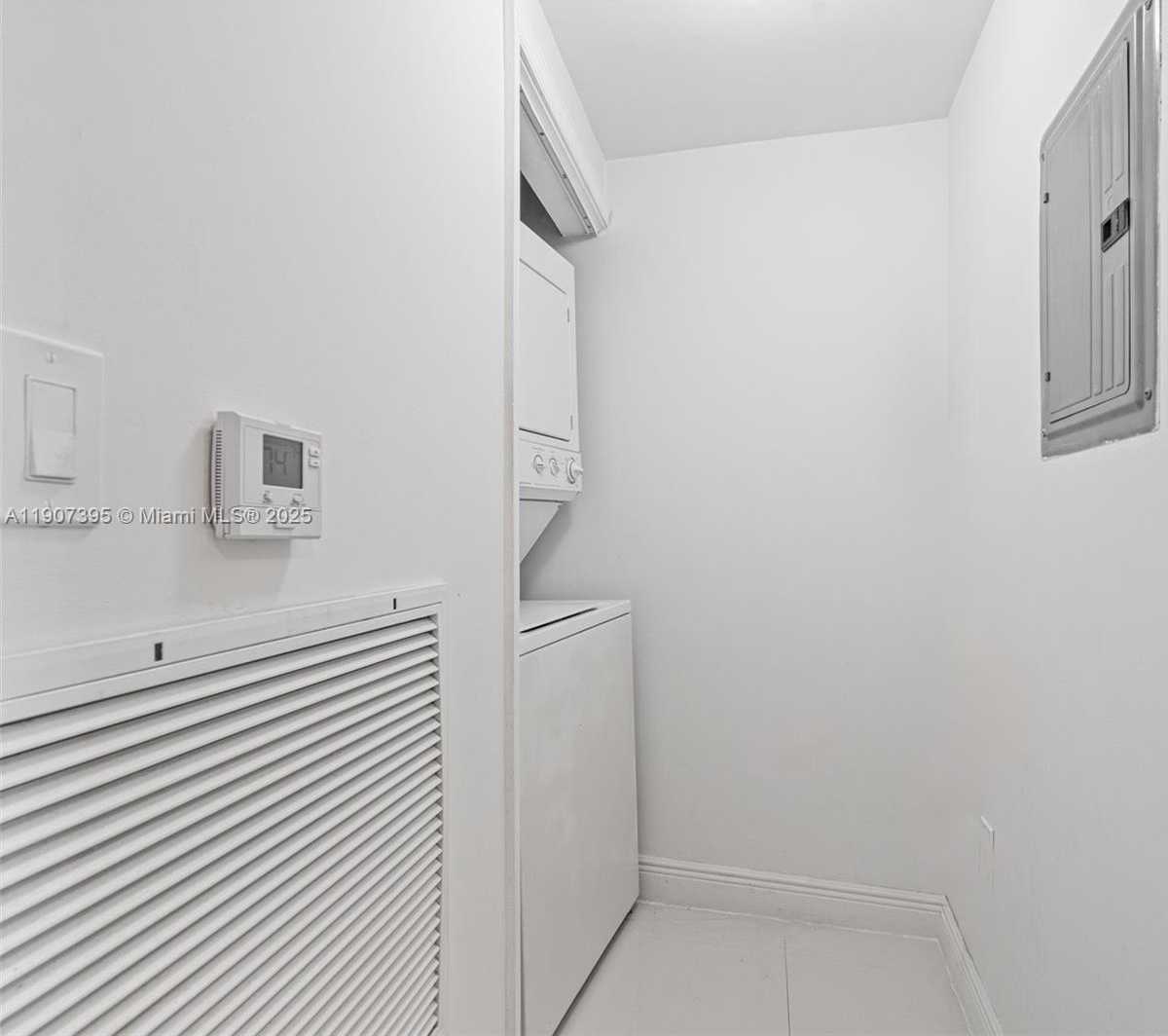 Small Image of 6362 COLLINS AVE #405, Miami Beach Number 14