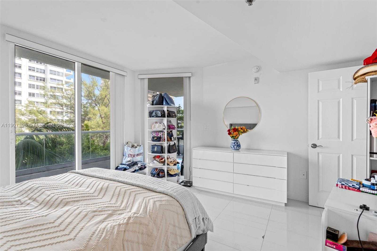 Small Image of 6362 COLLINS AVE #405, Miami Beach Number 3