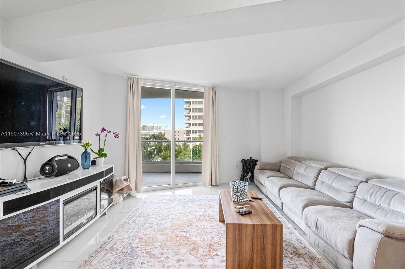 Small Image of 6362 COLLINS AVE #405, Miami Beach Number 8