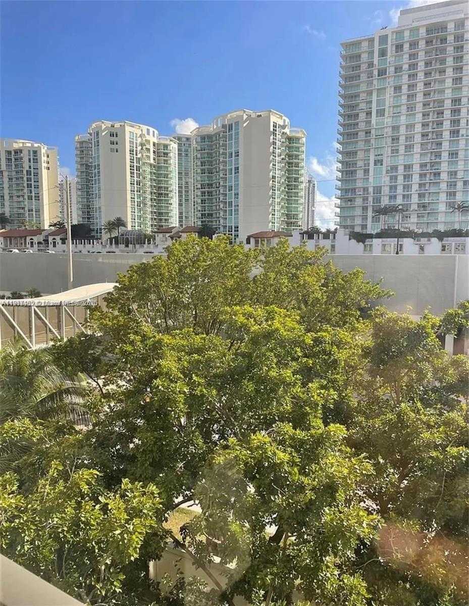 Small Image of 16909 NORTH BAY RD #512, Sunny Isles Beach Number 10