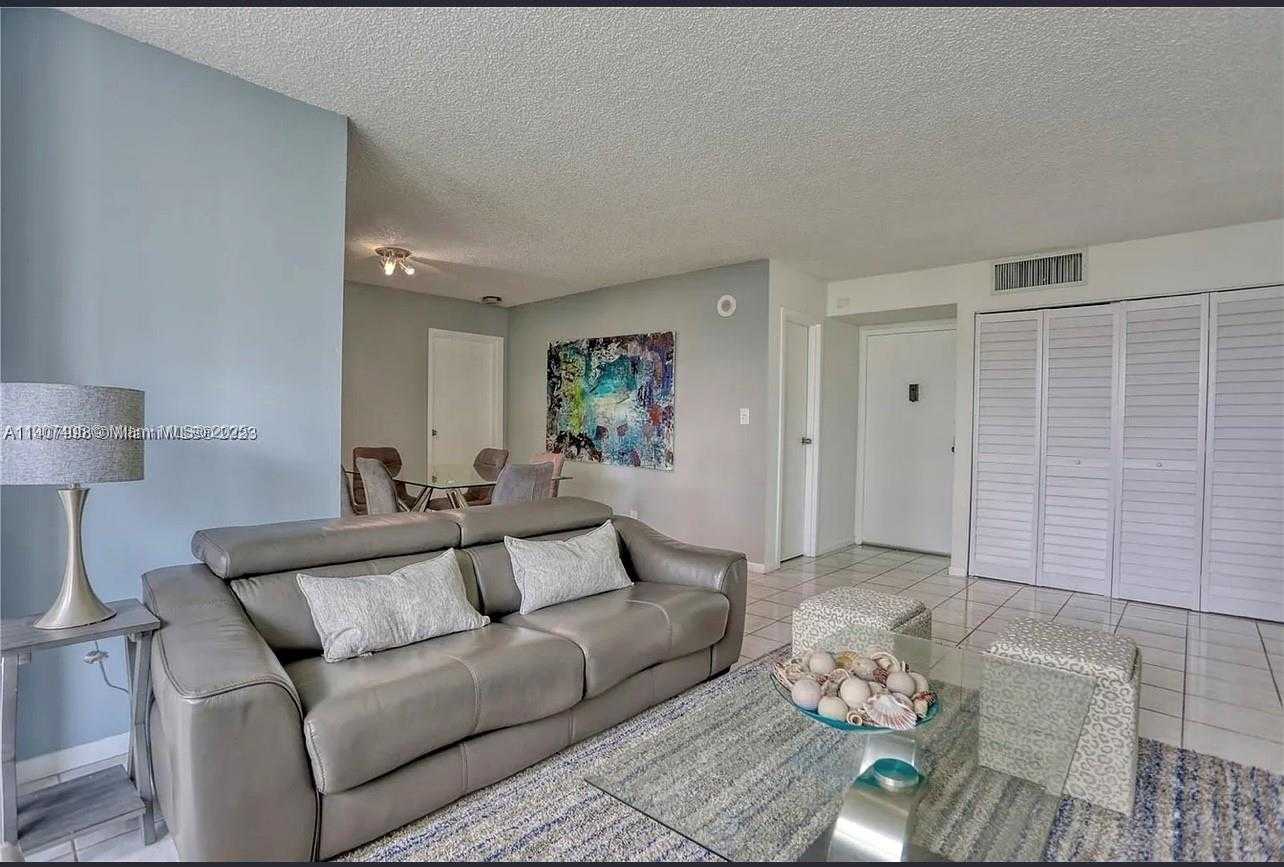 Small Image of 16909 NORTH BAY RD #512, Sunny Isles Beach Number 2