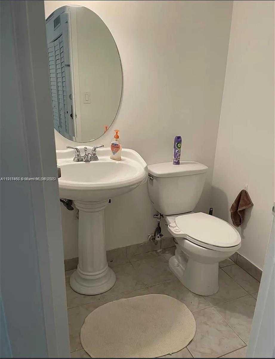 Small Image of 16909 NORTH BAY RD #512, Sunny Isles Beach Number 8