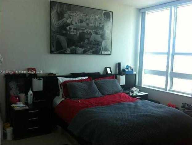 Small Image of 951 BRICKELL AVE #1808, Miami Number 11