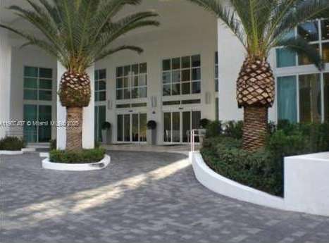 Small Image of 951 BRICKELL AVE #1808, Miami Number 4