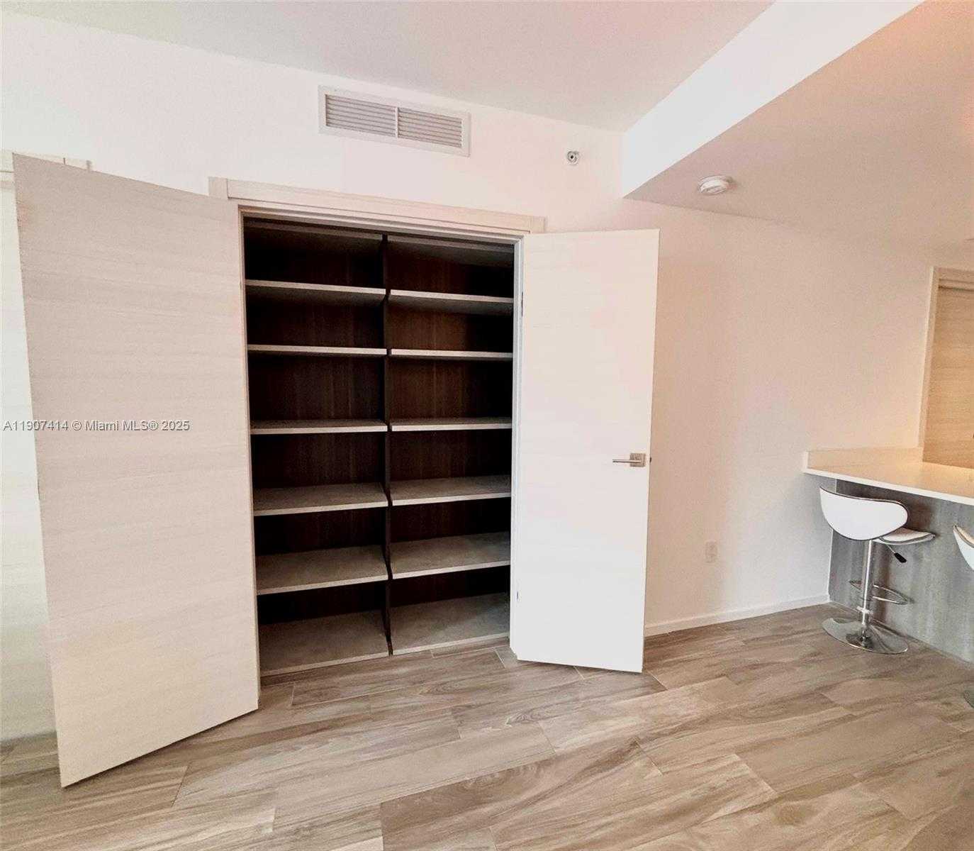 Small Image of 801 SOUTH MIAMI AVE #4310, Miami Number 4
