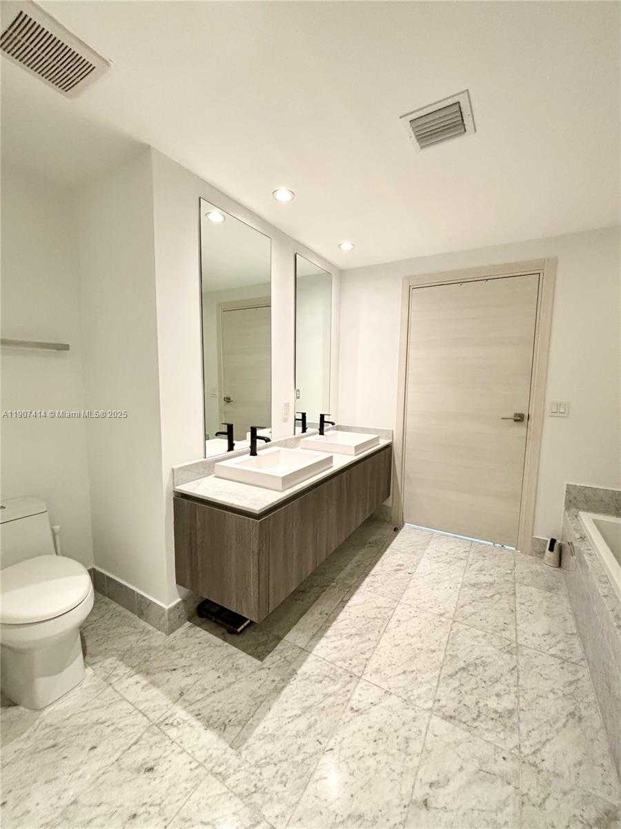 Small Image of 801 SOUTH MIAMI AVE #4310, Miami Number 7