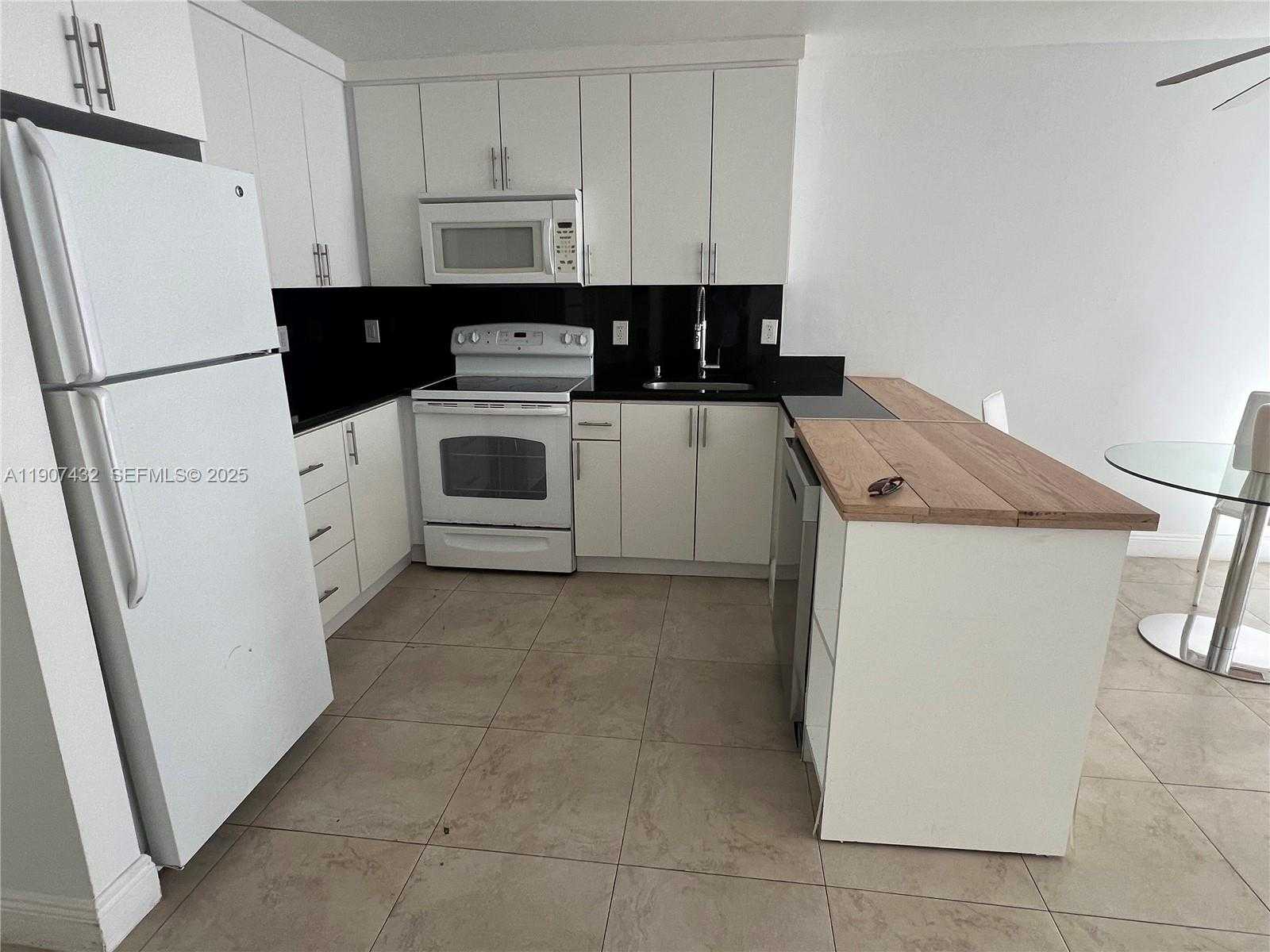 Small Image of 345 OCEAN DR #209, Miami Beach Number 10