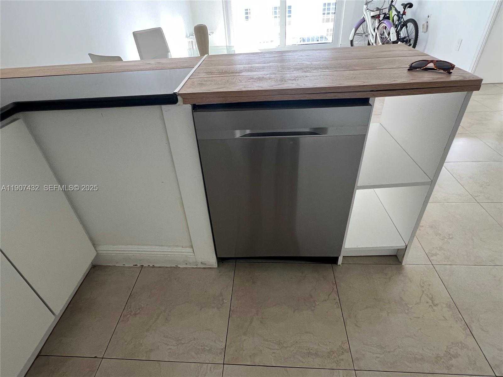 Small Image of 345 OCEAN DR #209, Miami Beach Number 11