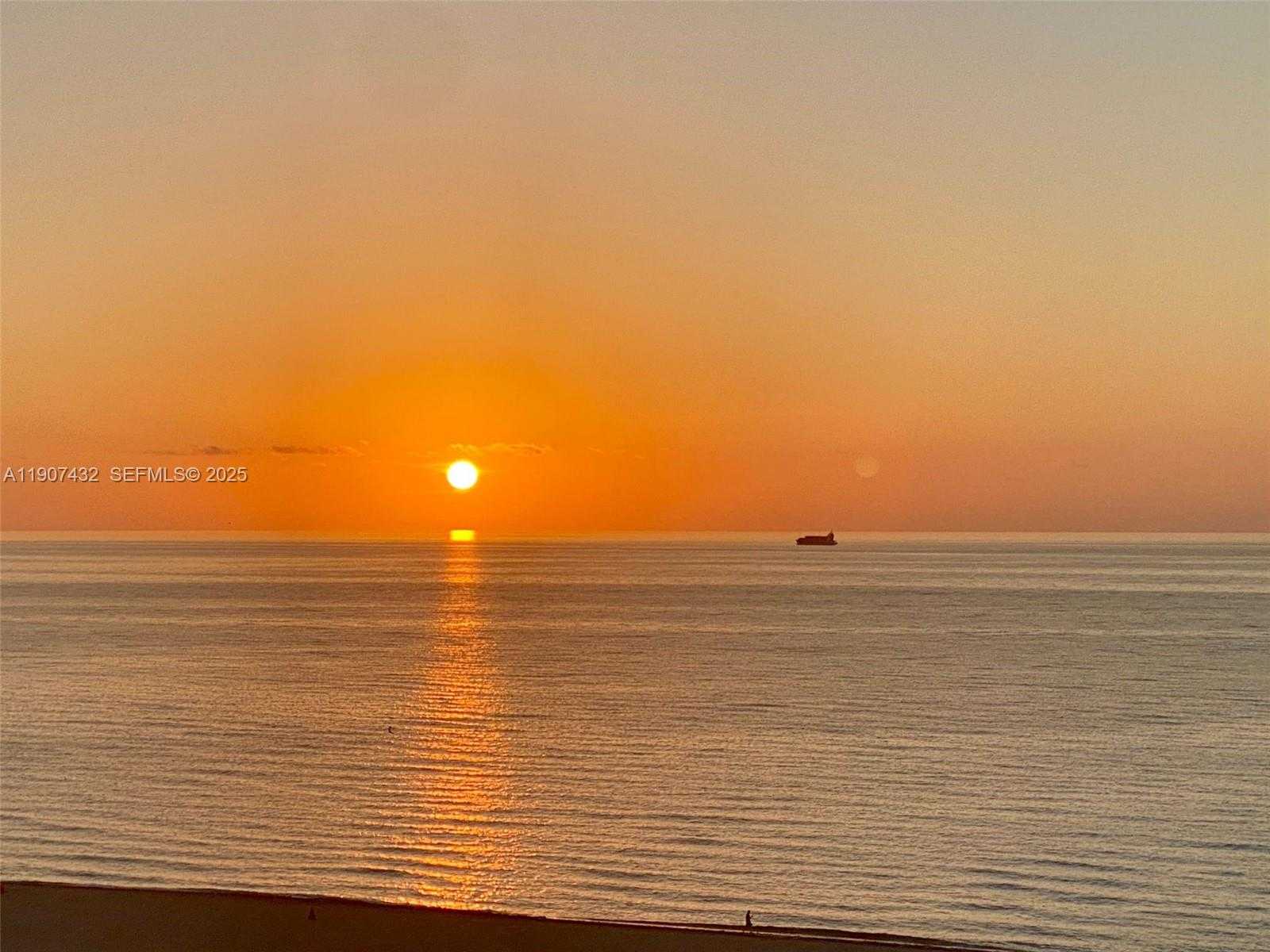 Small Image of 345 OCEAN DR #209, Miami Beach Number 17