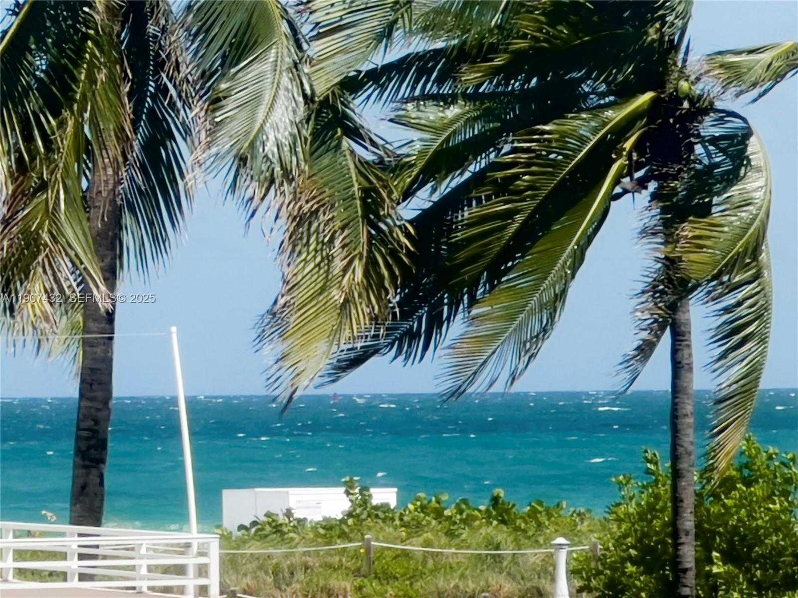 Small Image of 345 OCEAN DR #209, Miami Beach Number 2