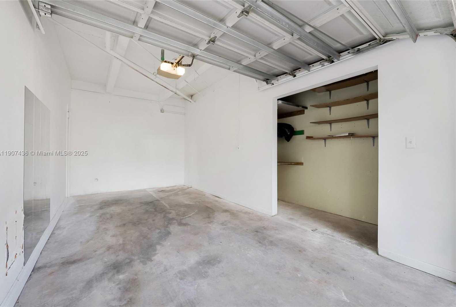 Small Image of 7937 CAMINO CIR #D-11, Miami Number 11