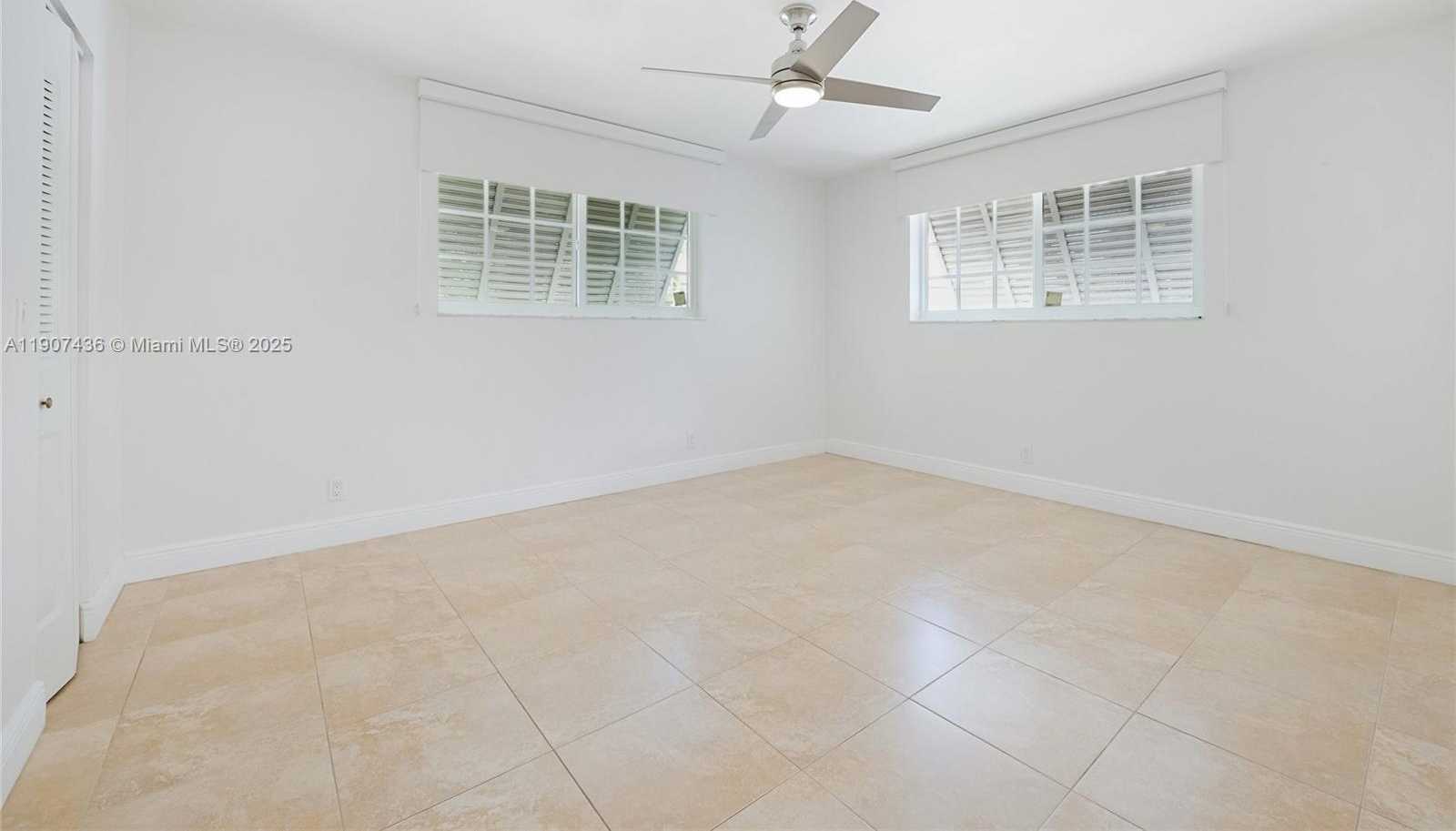 Small Image of 7937 CAMINO CIR #D-11, Miami Number 8