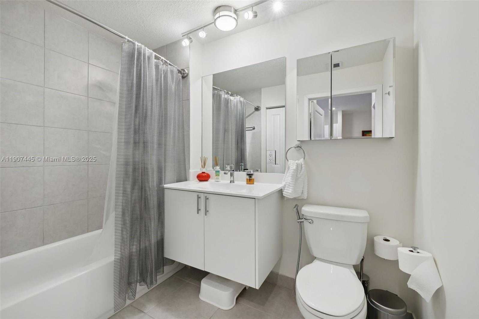 Small Image of 8001 NORTH WEST 41ST ST #F-112, Doral Number 24