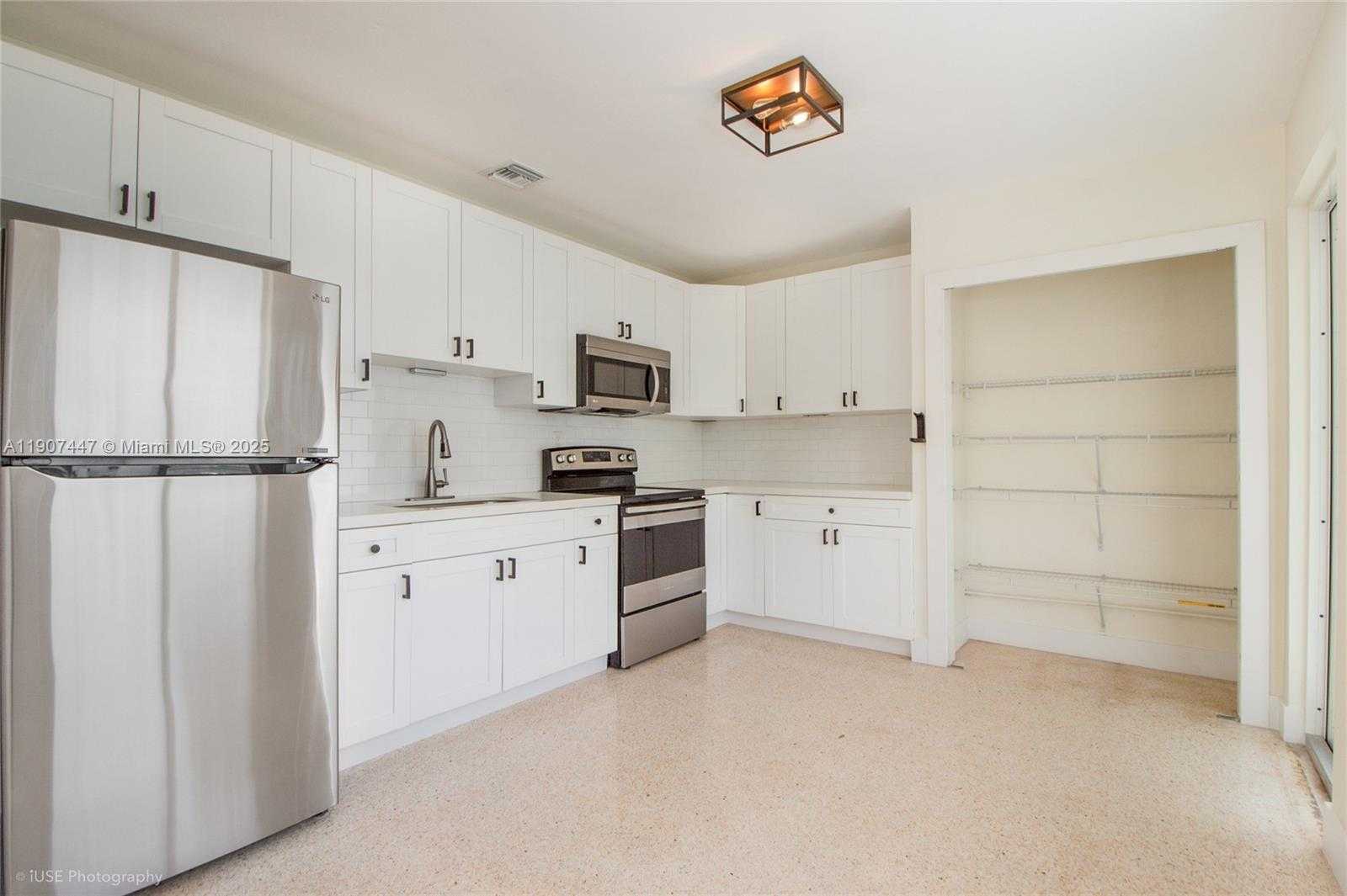 Small Image of 7311 SOUTH WEST 63RD CT #1, South Miami Number 4