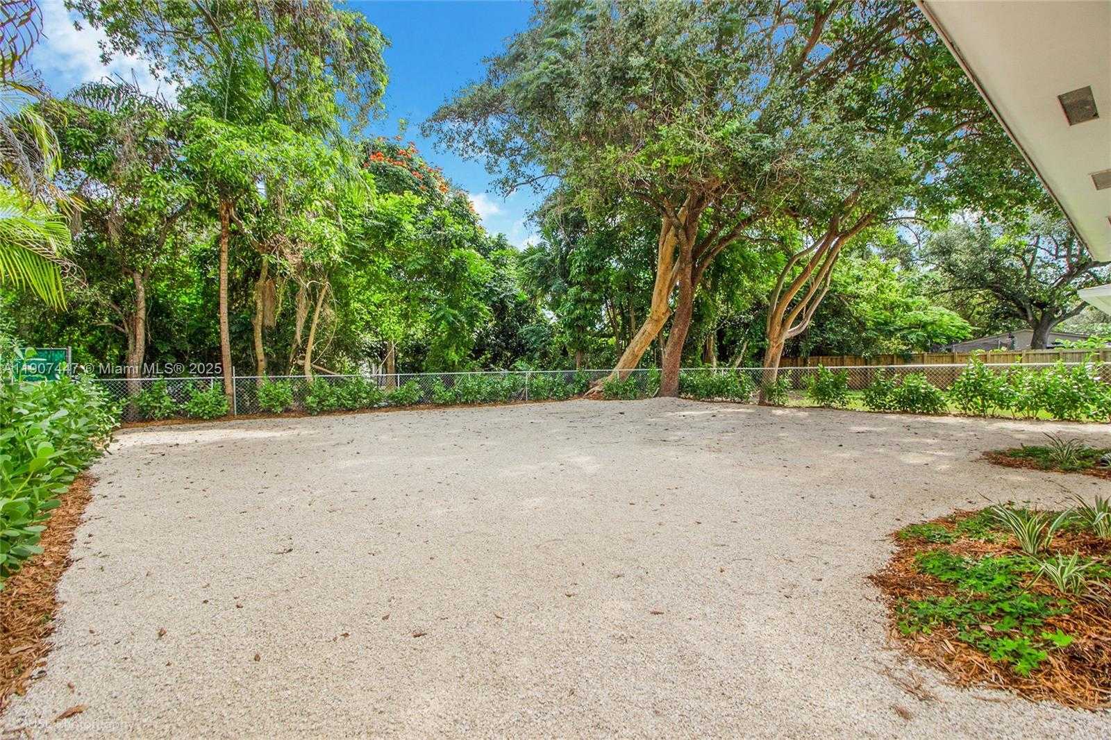 Small Image of 7311 SOUTH WEST 63RD CT #1, South Miami Number 6