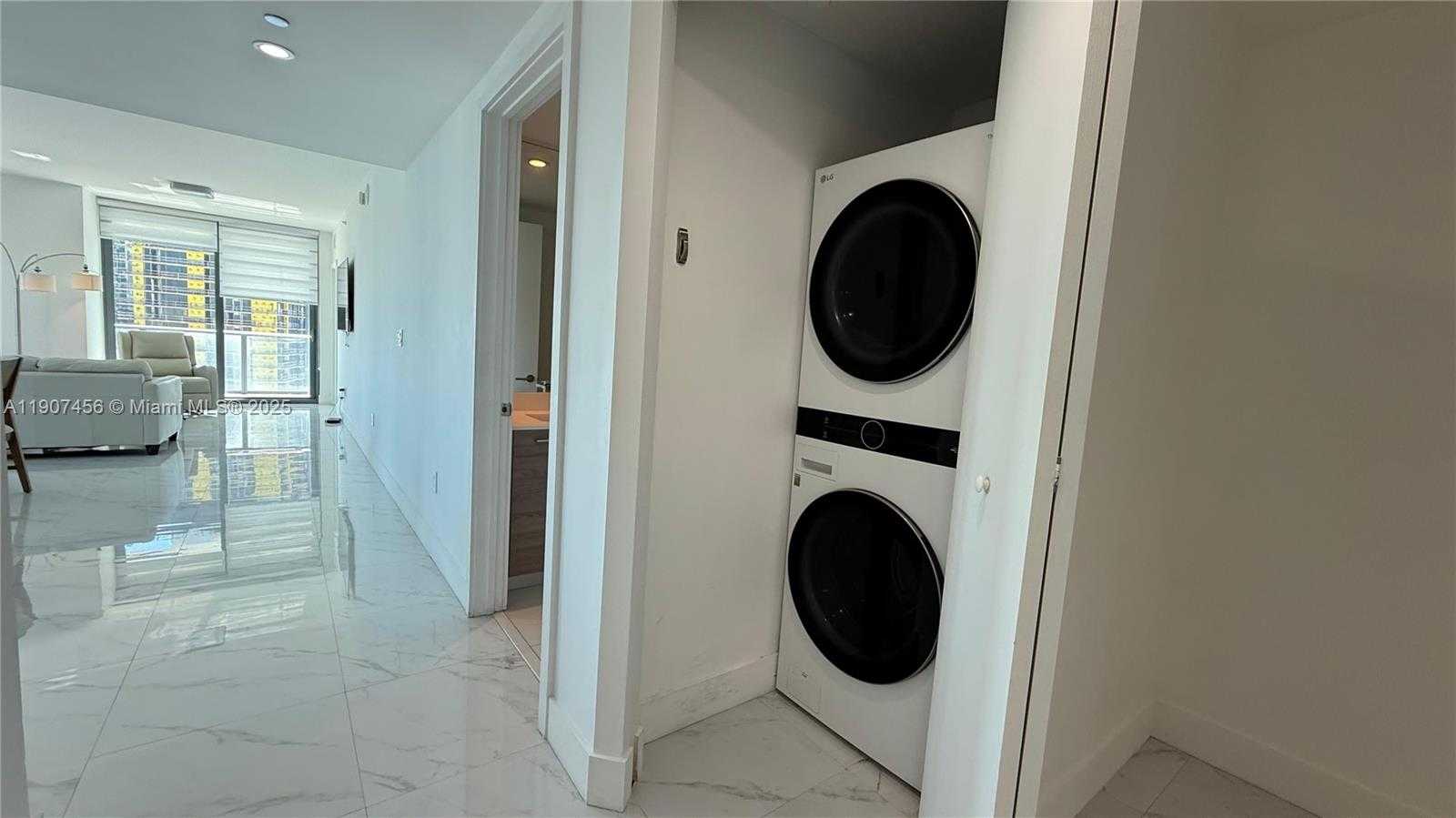 Small Image of 1300 SOUTH MIAMI AVE #2005, Miami Number 22