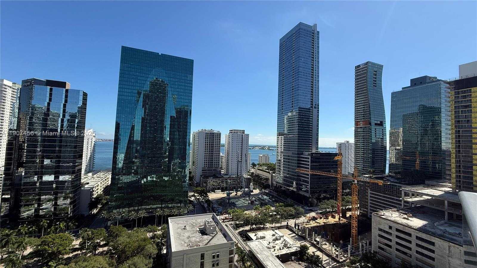 Small Image of 1300 SOUTH MIAMI AVE #2005, Miami Number 31
