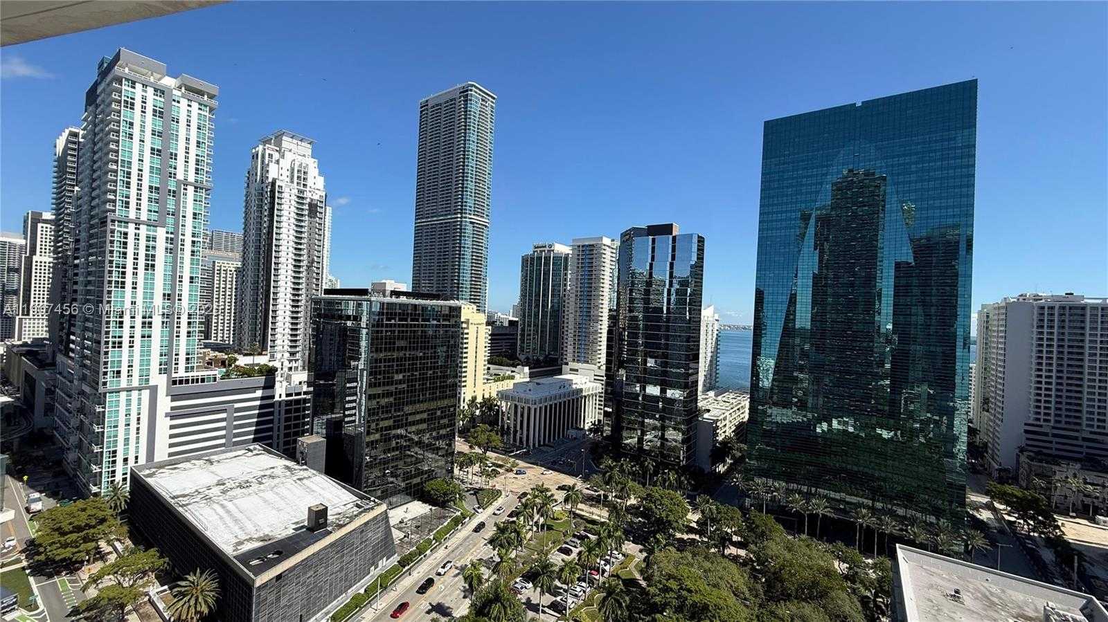 Small Image of 1300 SOUTH MIAMI AVE #2005, Miami Number 40