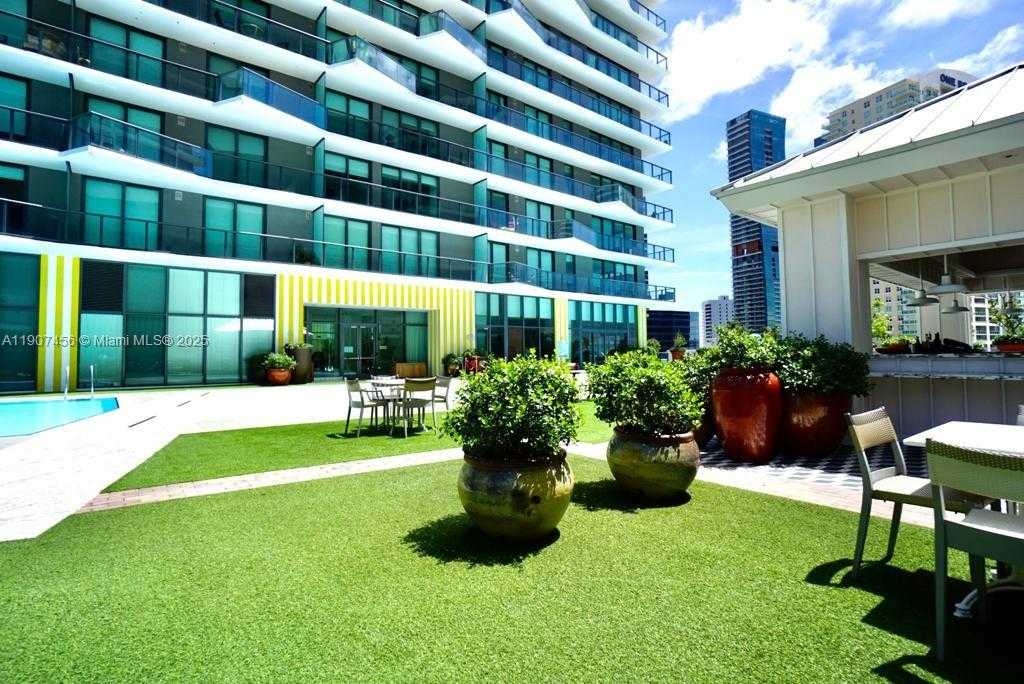Small Image of 1300 SOUTH MIAMI AVE #2005, Miami Number 42
