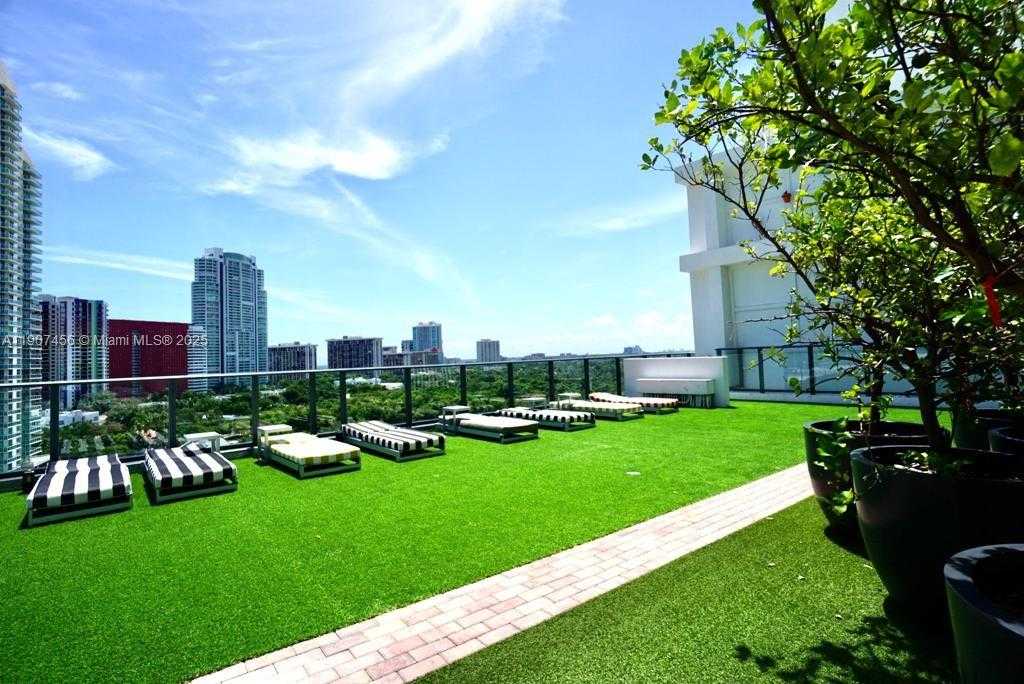 Small Image of 1300 SOUTH MIAMI AVE #2005, Miami Number 46