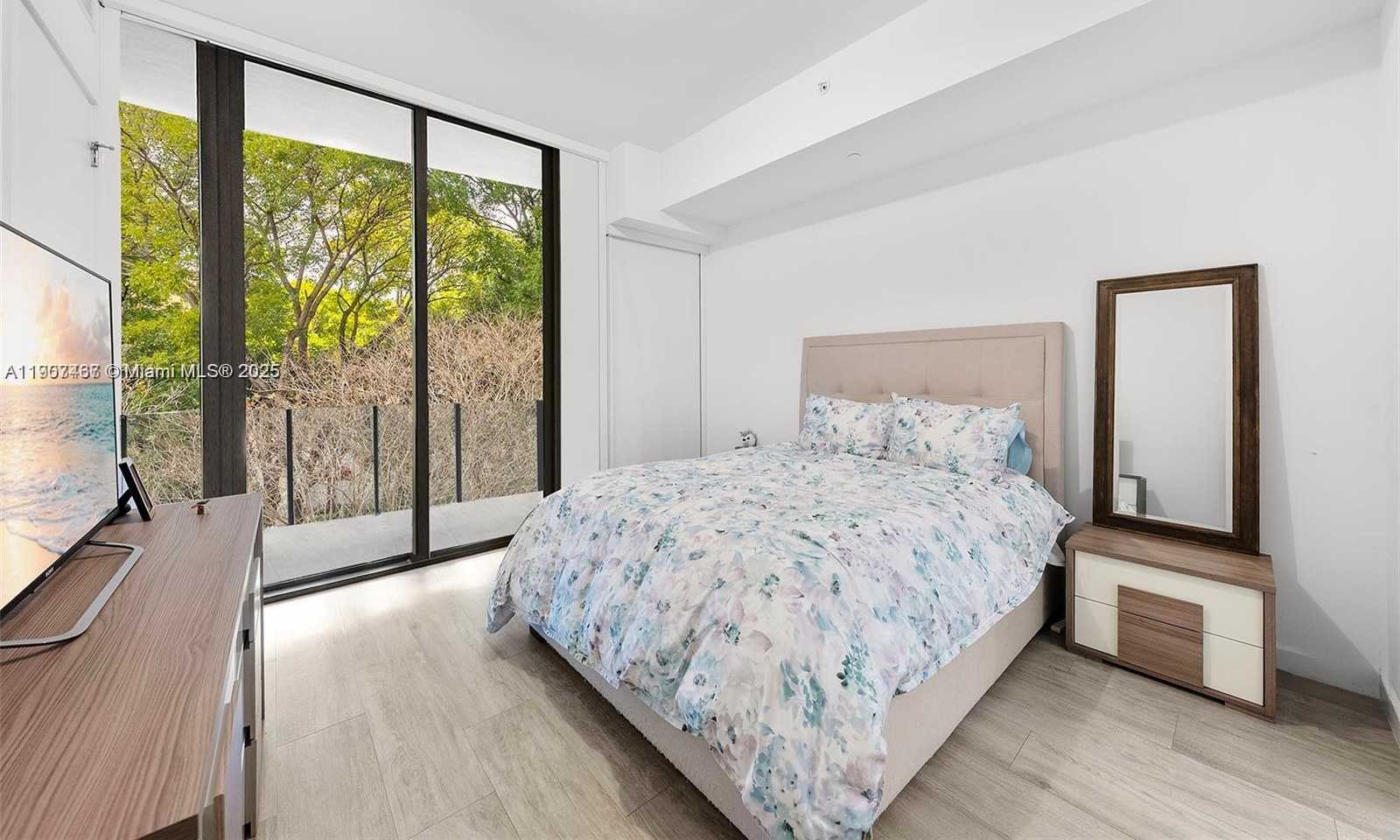 Small Image of 2831 SOUTH BAYSHORE DR #506, Miami Number 12