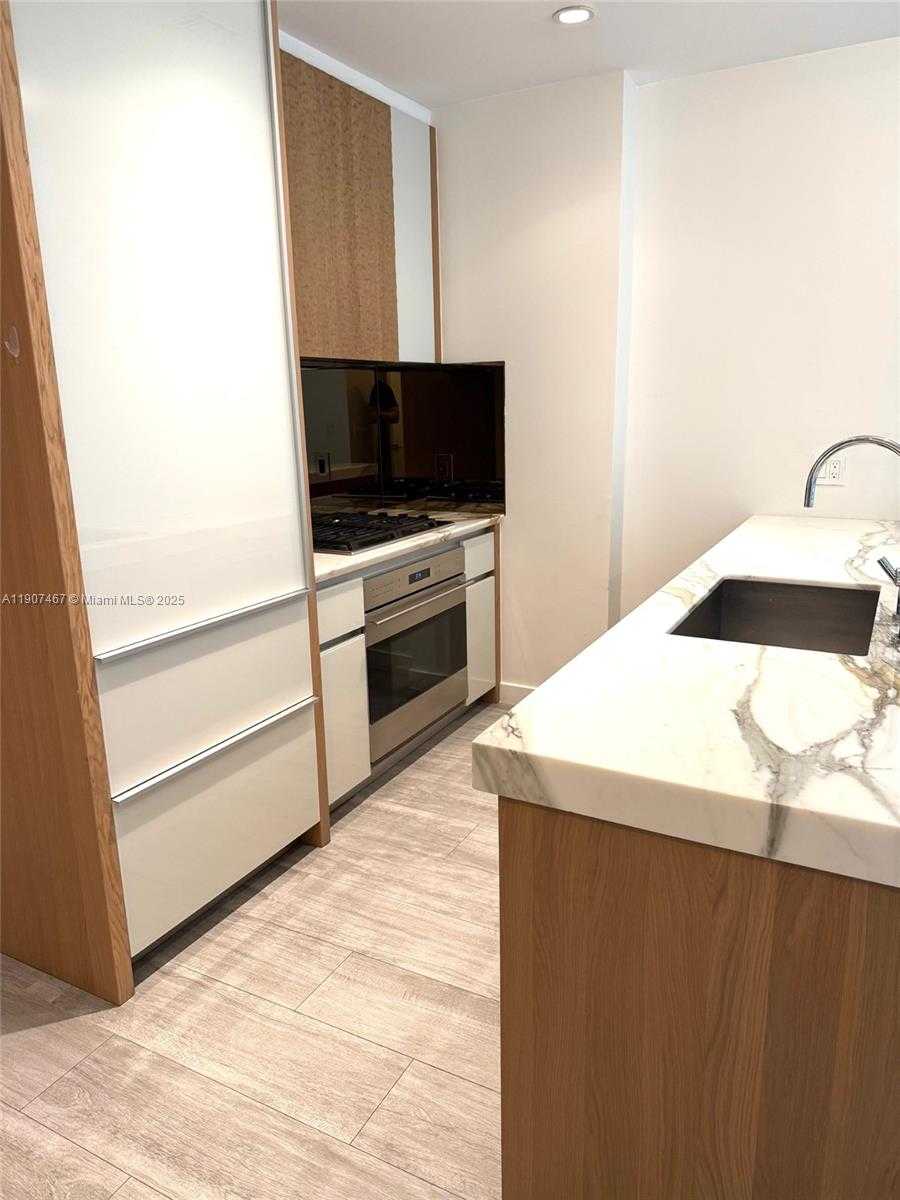 Small Image of 2831 SOUTH BAYSHORE DR #506, Miami Number 8