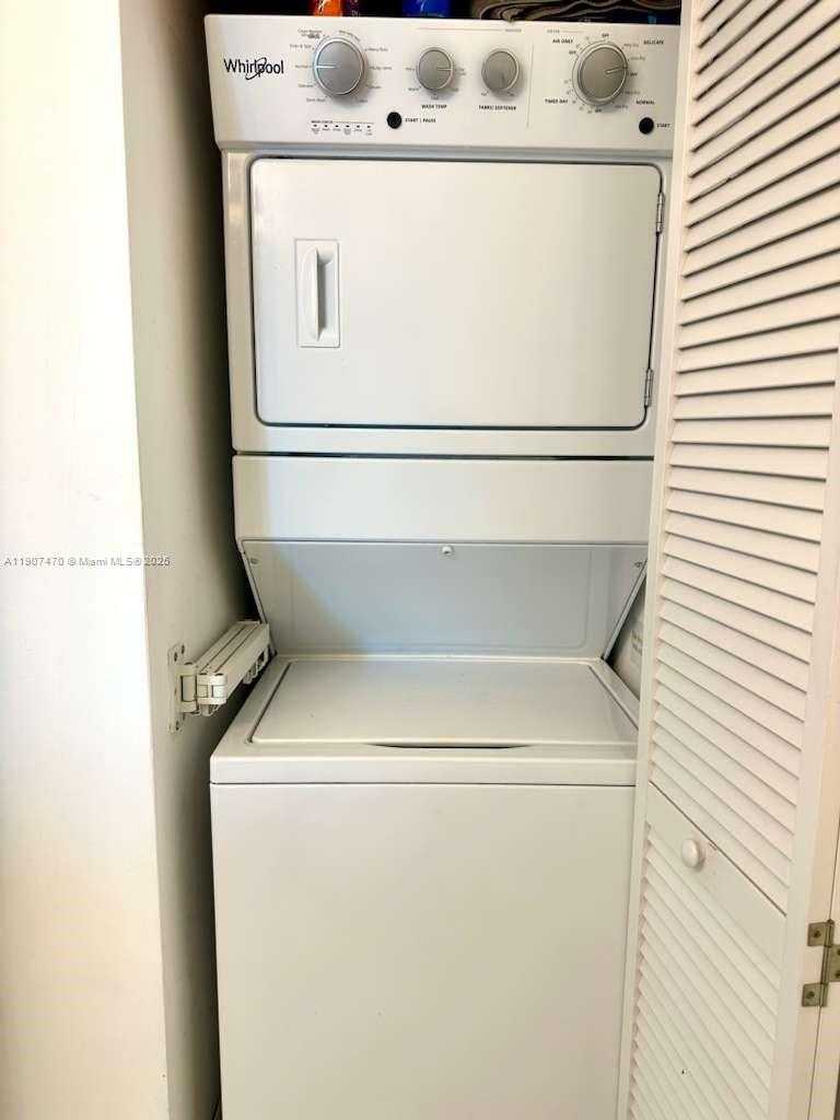 Small Image of 888 BISCAYNE BL #2707, Miami Number 15