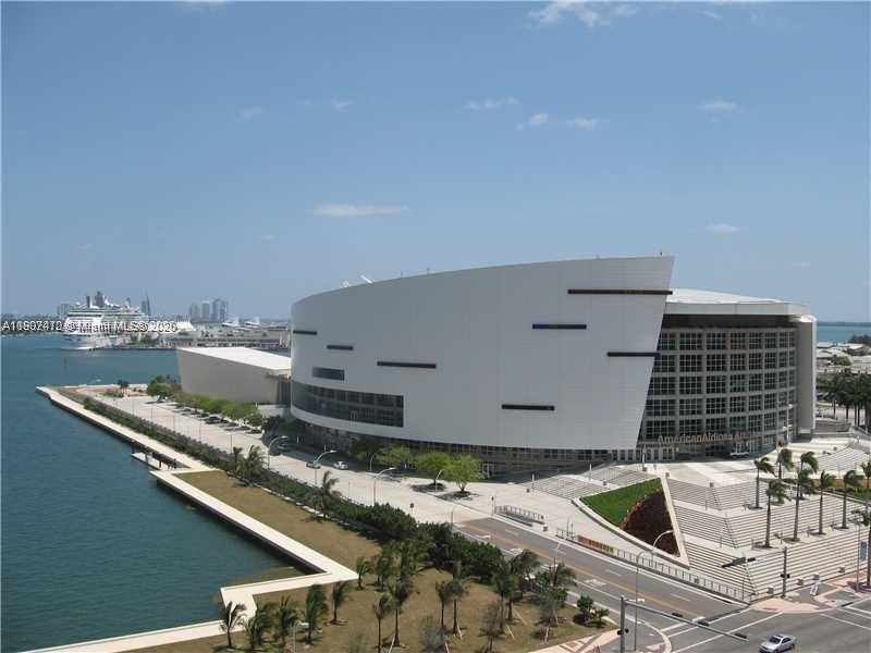 Small Image of 888 BISCAYNE BL #2707, Miami Number 29