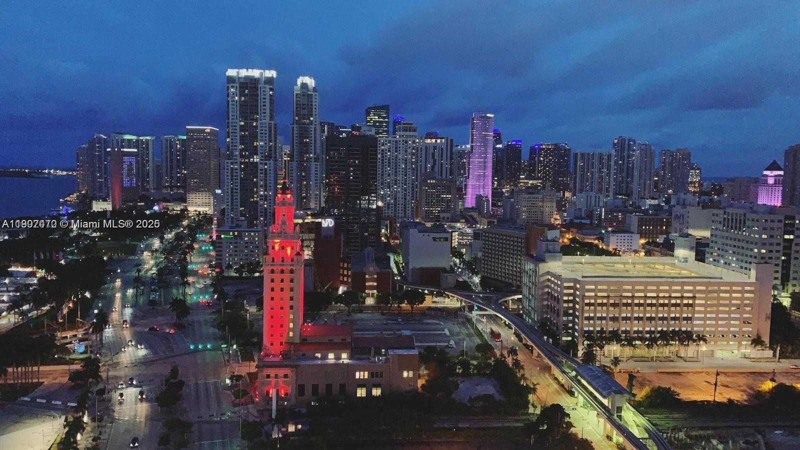 Small Image of 888 BISCAYNE BL #2707, Miami Number 6